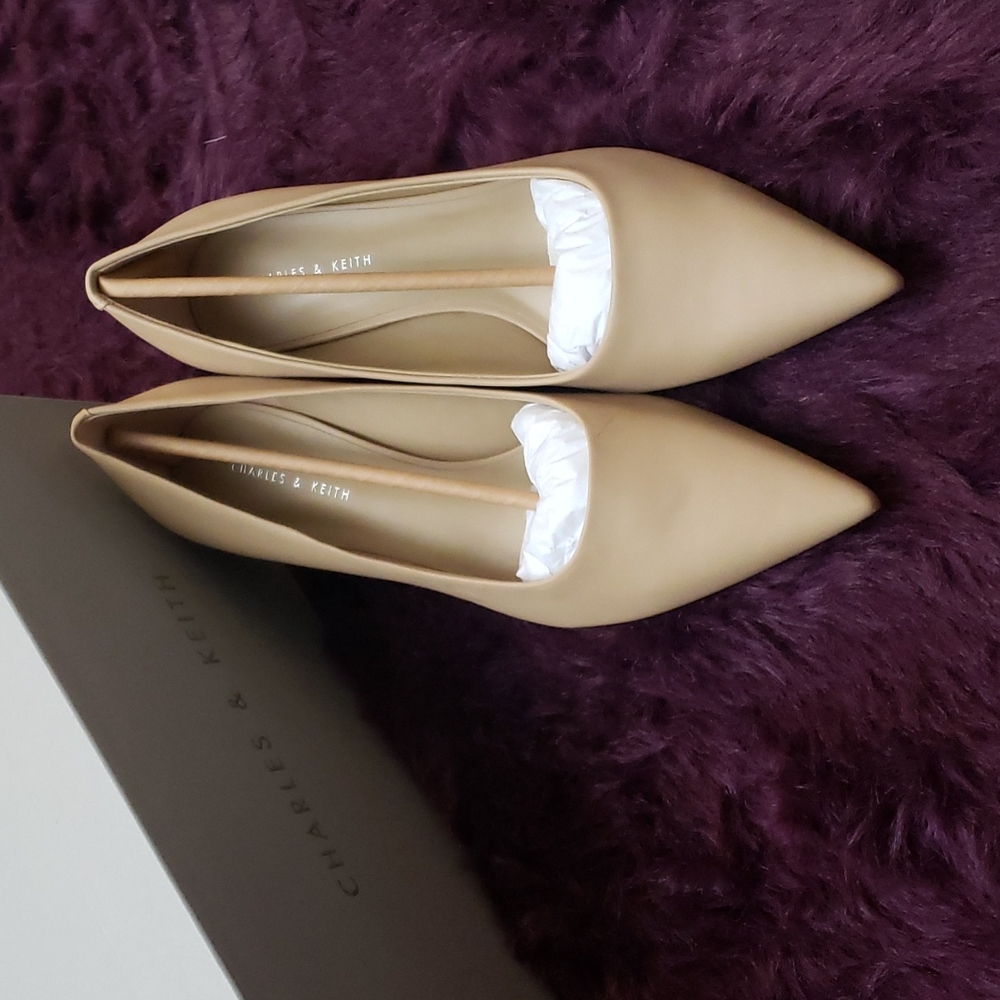 Brand new never worn Charles & Keith size 38 in Beige - Picture 5 of 6